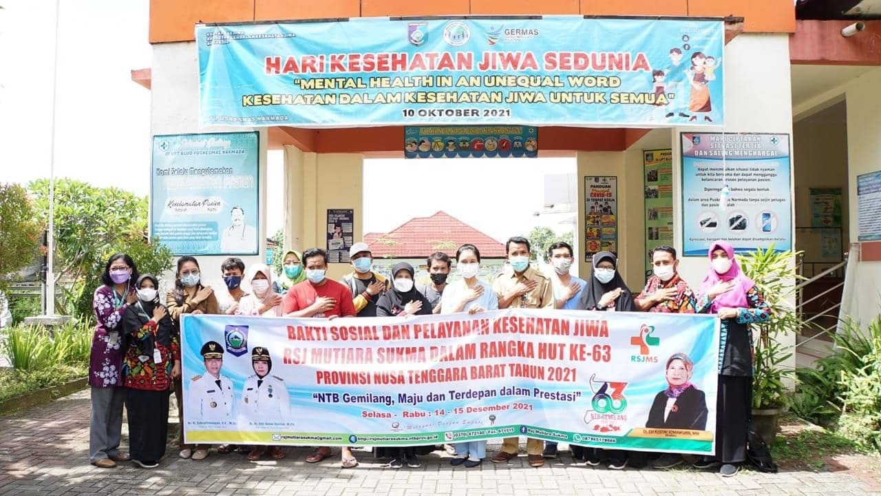 HUT NTB KE 63 : RSJ MUTIARA SUKMA DAN DIKES KAB. LOBAR LAKSANAKAN BAKTI SOSIAL KE PUSKESMAS NARMADA